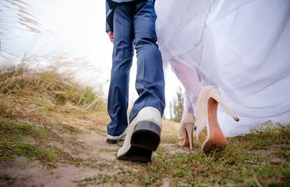 5 priča o najluđim vjenčanjima u 2023. godini: Mladenci se svađali, bježali sa svadbe...