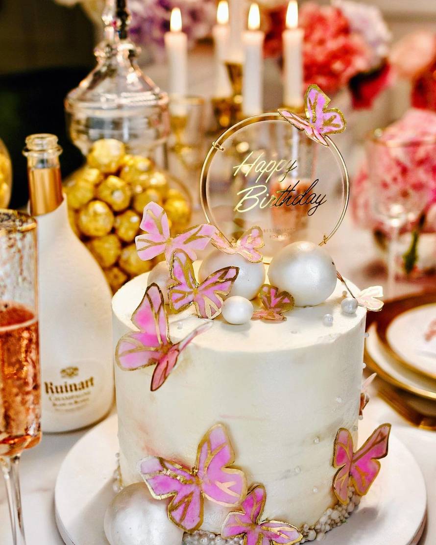 Grubnić je raskošnim stolom i tortom čestitao mami rođendan