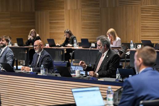 Pratite u&zcaron;ivo sjednicu Vlade
