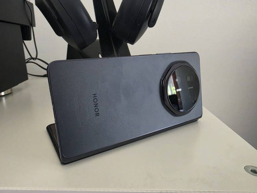 Testirali smo Honor Magic V6: Preklopni hit postao je još bolji