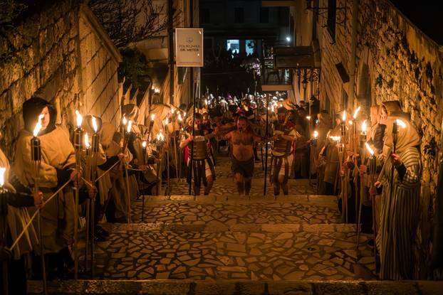 Imotski: Uprizorenje 24. Žive slike Muke Isusove