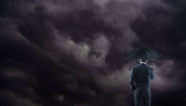 FOTO Tvrdi da je vremenski putnik iz 2582.: 'Svijet uranja u tamu, histerija i panika se šire'