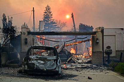 GALERIJA Dim je 'pojeo' sunce: Jezive fotografije Los Angelesa