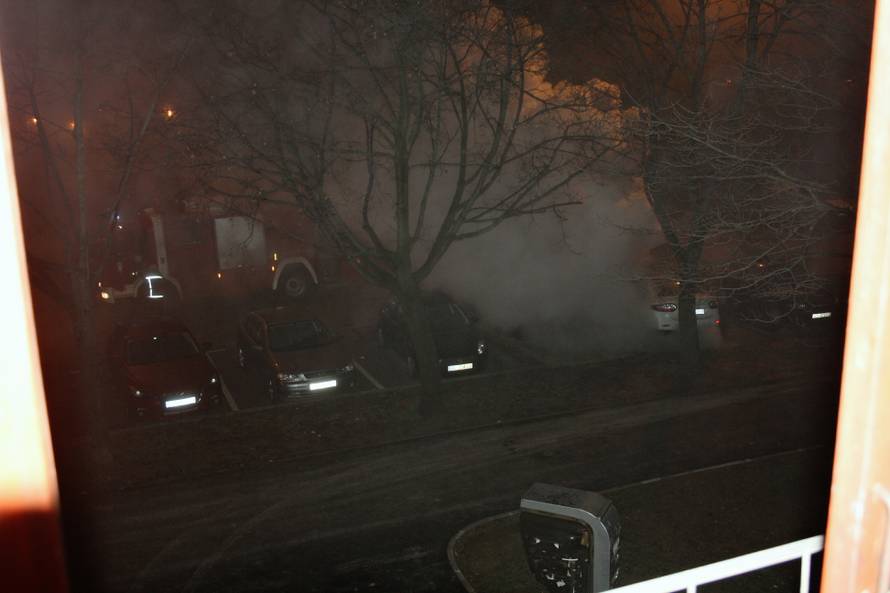 Novi požar na Vrbanima: Opet izgorio automobil na parkingu