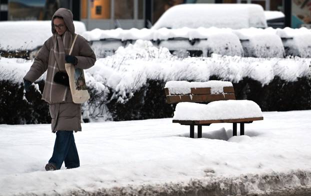 Zagreb: Snijeg zabijelio grad