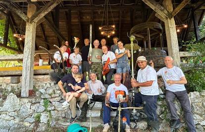 Kopaju, sade, izrađuju i druže se s ljudima istih sudbina: 'Uz biljke ne razmišljamo o raku'