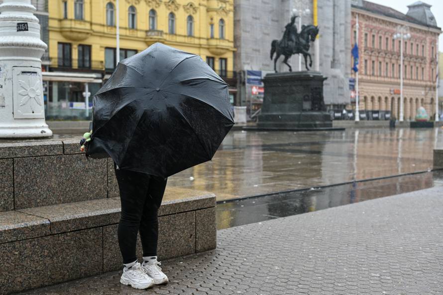 Olujno nevrijeme napravilo veliku štetu u Zagrebu