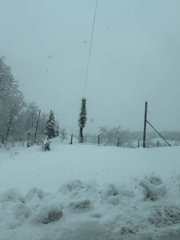 FOTO Snježni kaos u Hrvatskoj: 'Nije samo Maribor zatrpan...'