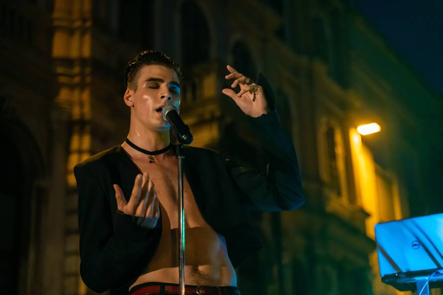 Bio je u finalu 'Supertalenta' i plesao za Albinu na Euroviziji, a danas osvaja publiku u Istri...