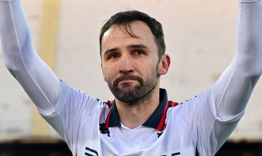 VIDEO Cijeli stadion zapljeskao Hrvatu na oproštaju od Genoe