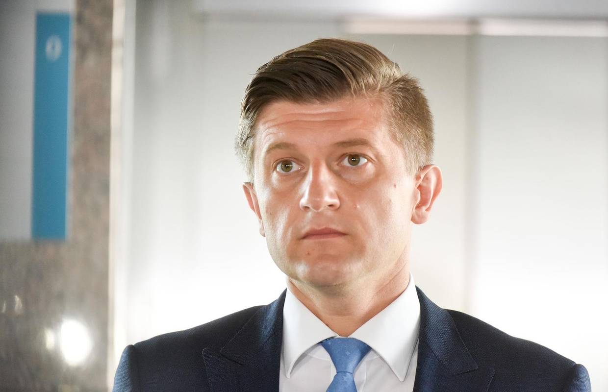 Marić popustio pritiscima: 'Dio ljetovanja proveo sam na jahti svog prijatelja Blaža Pavičića'