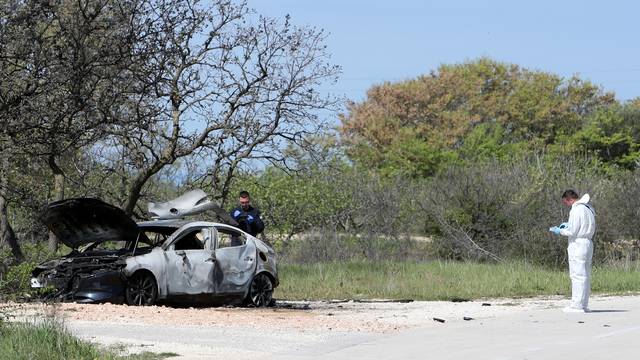 Zadar: Jedna osoba smrtno stradala u požaru automobila u Lovincu