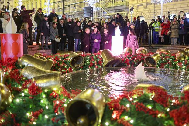 Zagreb: Paljenje prve adventske svijeće