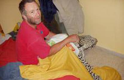 Hrvao se s leopardom koji mu je upao u krevet