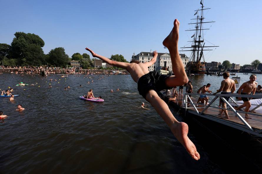 Heatwave hits the Netherlands while rare red alert is issued