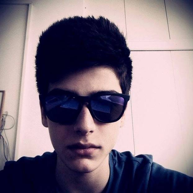 FOTO Novi 'Gospodin savršeni' obožava ribice, a evo kako je izgledao kao adolescent...