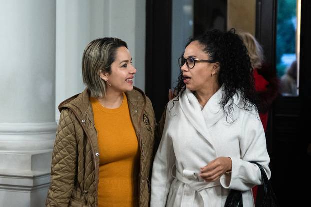 Zagreb: Dolazak poznatih na premijeru baleta Trnoružica