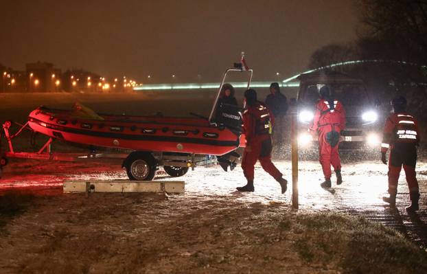 Zagreb: Zbog loših vremenskih uvjeta obustavljena potraga u rijeci Savi