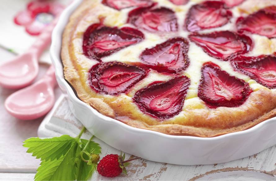 Fini kolač od jagoda, jogurta i limuna - lako ga je napraviti