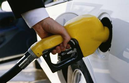 Cijena litre benzina uskoro bi mogla skočiti na deset kuna