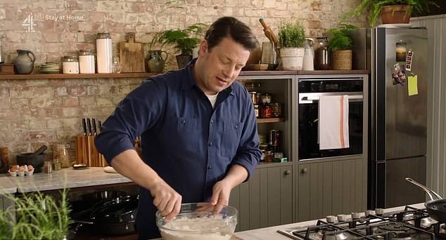 Jamie Oliver pokazao je kako napraviti kruh s tri sastojka