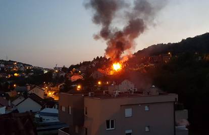 Buknuo požar u Jelenčici: Čak 17 vatrogasaca je gasilo vatru