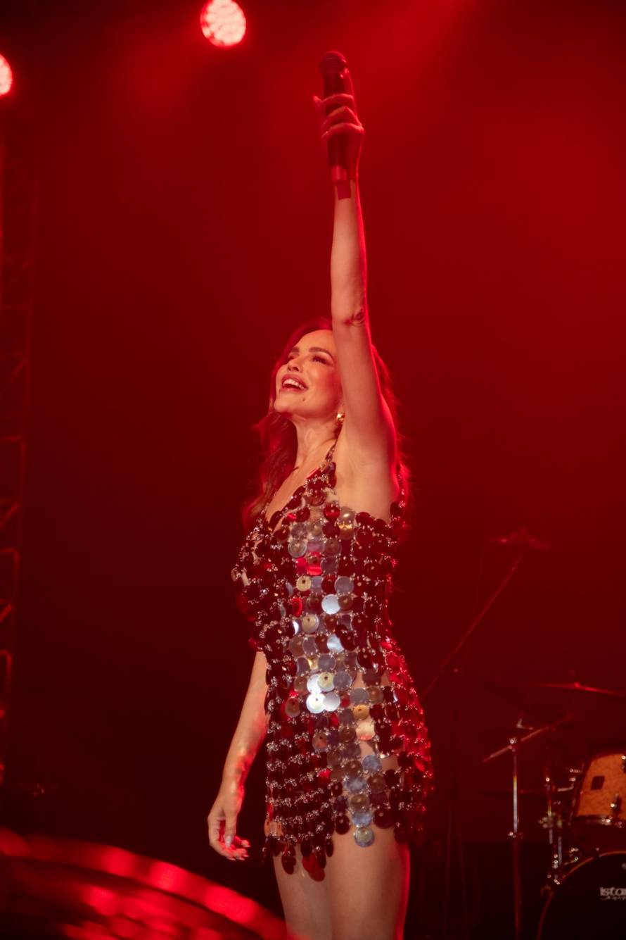 Severina se javila s aerodroma: 'Ovaj čovjek me stalno prati...'