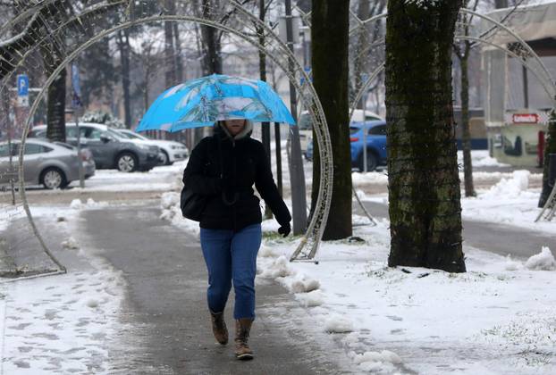 FOTO Prvi snježni prekrivač zabijelio Zagreb i okolicu