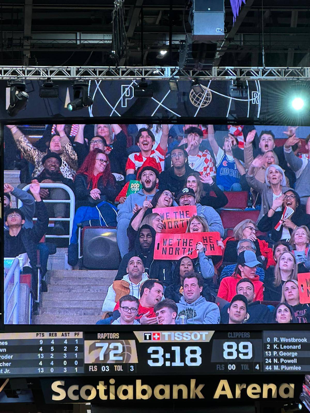 VIDEO 'Mi Hrvati' orilo se na NBA utakmici! Hrvatskoj noći pridružili su se i igrači NFL-a