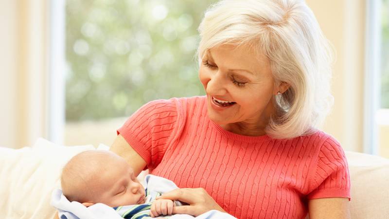 Postpartum kroz oči bake Kaje: Jako je puno posla, ali s guštom pomažem kćeri s unukom