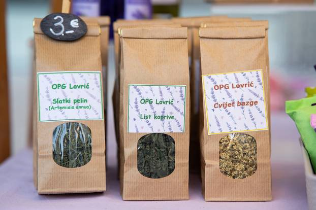 Zagreb: Manifestacija "100% Zagorsko" na Europskom trgu