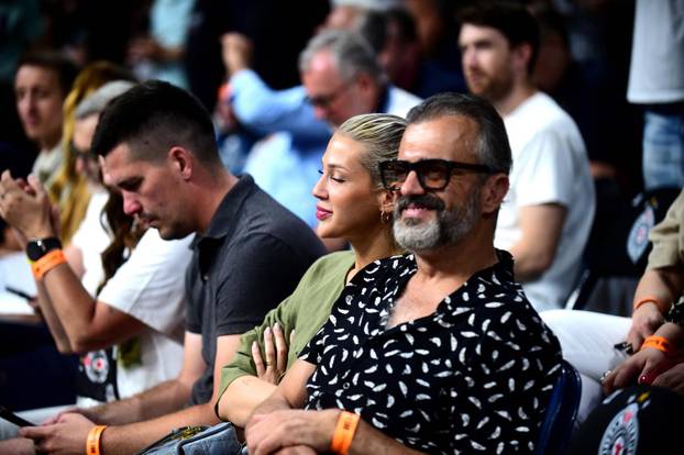 Beograd: Sergej Trifunović sa suprugom pratio treću utakmica finalne serije ABA liga između Partizana i Budućnosti