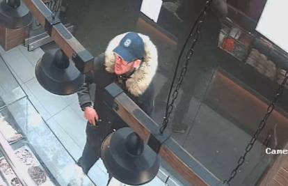 Policija objavila fotke i snimku: Ovaj čovjek bacio je eksplozivnu napravu na kuću Andyja Bare!