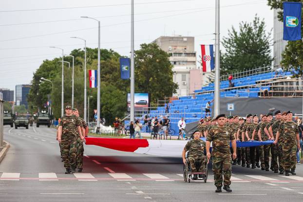 Zagreb: Generalna proba svečanog vojnog mimohoda