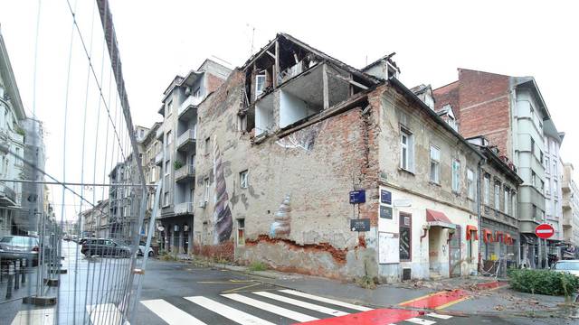 Kuća na uglu Đorđićeve i Petrinjske i simbol zagrebačkog potresa, i dalje stoji razrušena