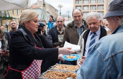 Rijeka: Kolinda dijelila pržene lignje i popričala s Obersnelom 