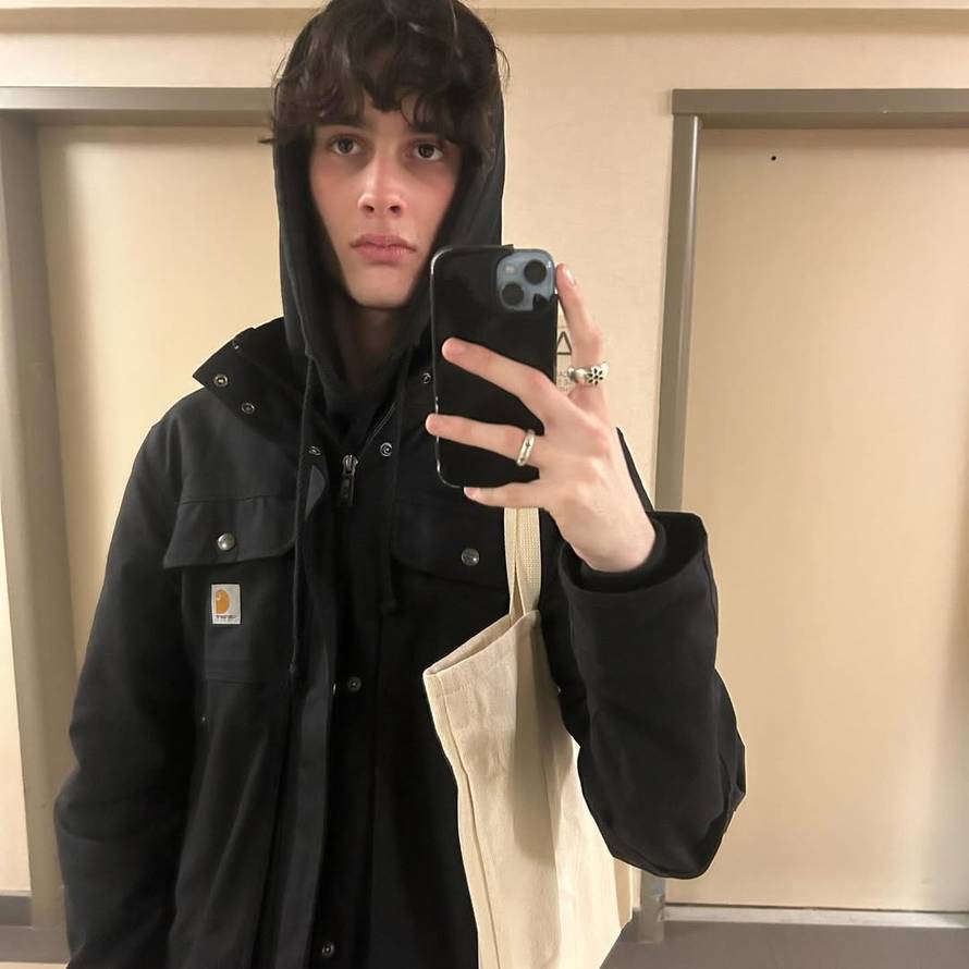 Pjesme su mu viralni hitovi na TikToku, u školi ga maltretirali zbog glazbe: Evo tko je Sombr