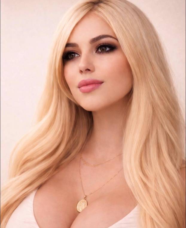 FOTO Sjećate li se violinistice Biance? Okrenula se Bogu, vodi emisiju. Evo kako danas izgleda