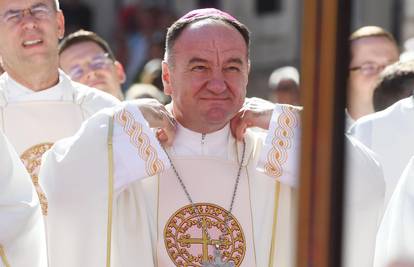 Biskup Palić: Unatoč sukobima i ratovima, s Božićem je rođena nova nada. Ne bojmo se...