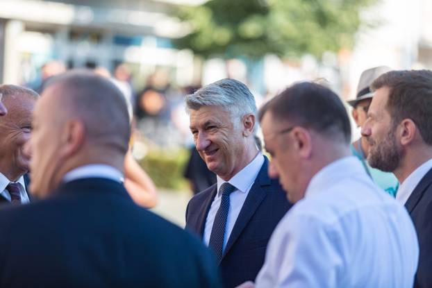 Političari na obilježavanju Dana pobjede i domovinske zahvalnosti u Kninu