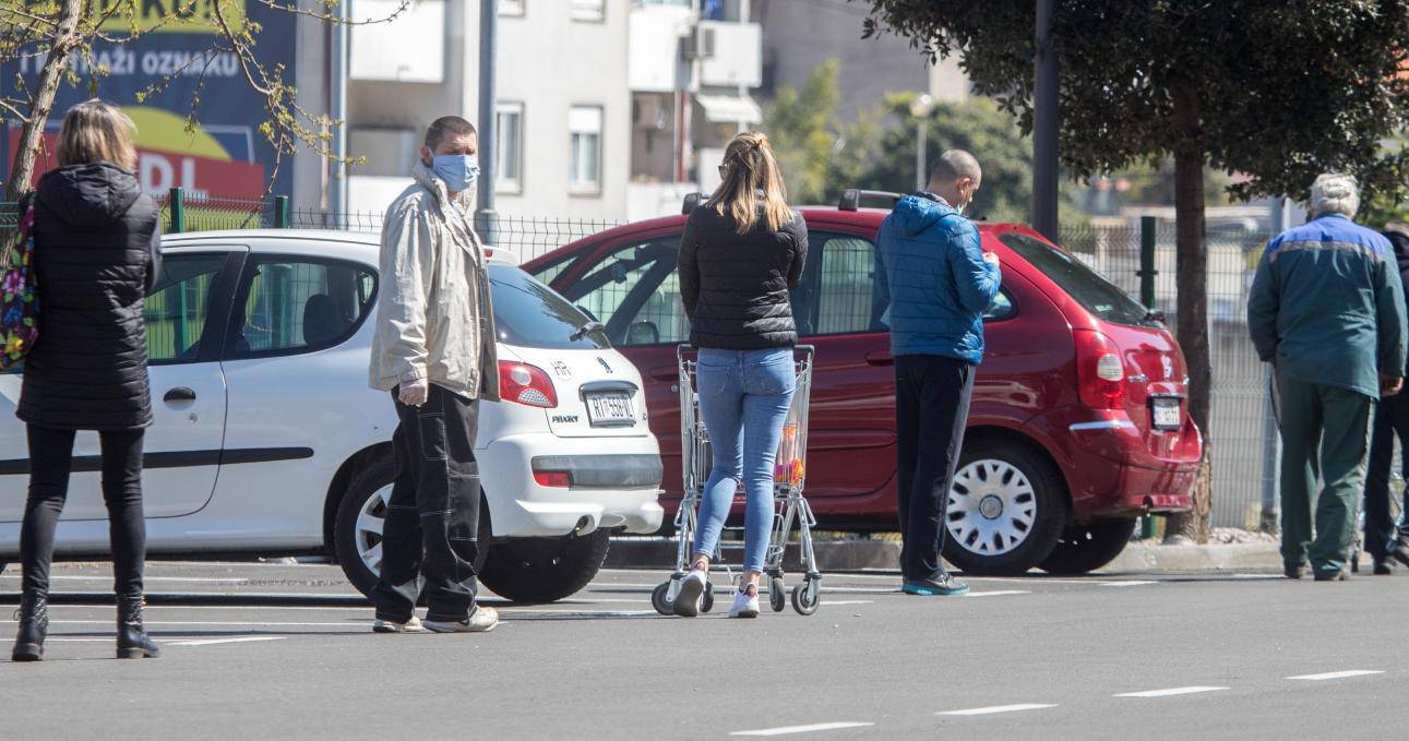 Rijeka: Zbog epidemije koronavirusa u trgovačke centre pušta se određeni broj kupaca