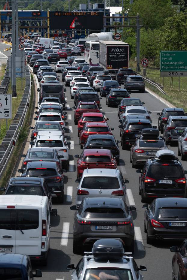 Zagreb: Gužve na naplatnoj postaji Lučko