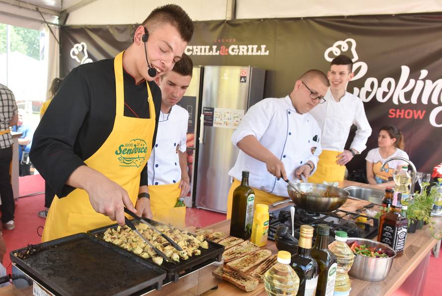 Zabava na Bundeku: Delicije su se jele i s povezom na očima...