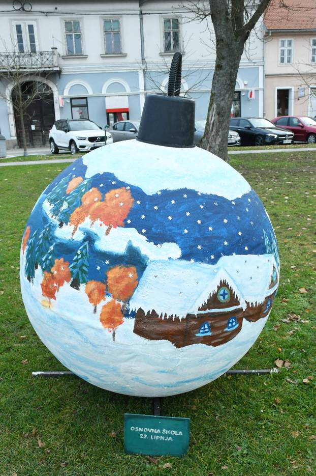 Sisak: Šetnica uz Kupu ukrašena kuglicama koju su izradila djeca