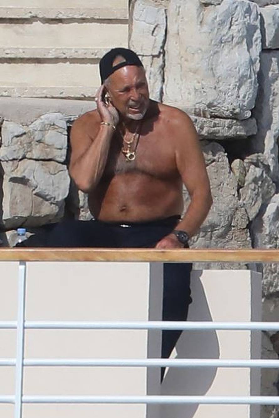 Da izdrži turneju Tom Jones je na dijeti 'špiljskih ljudi' i boksa