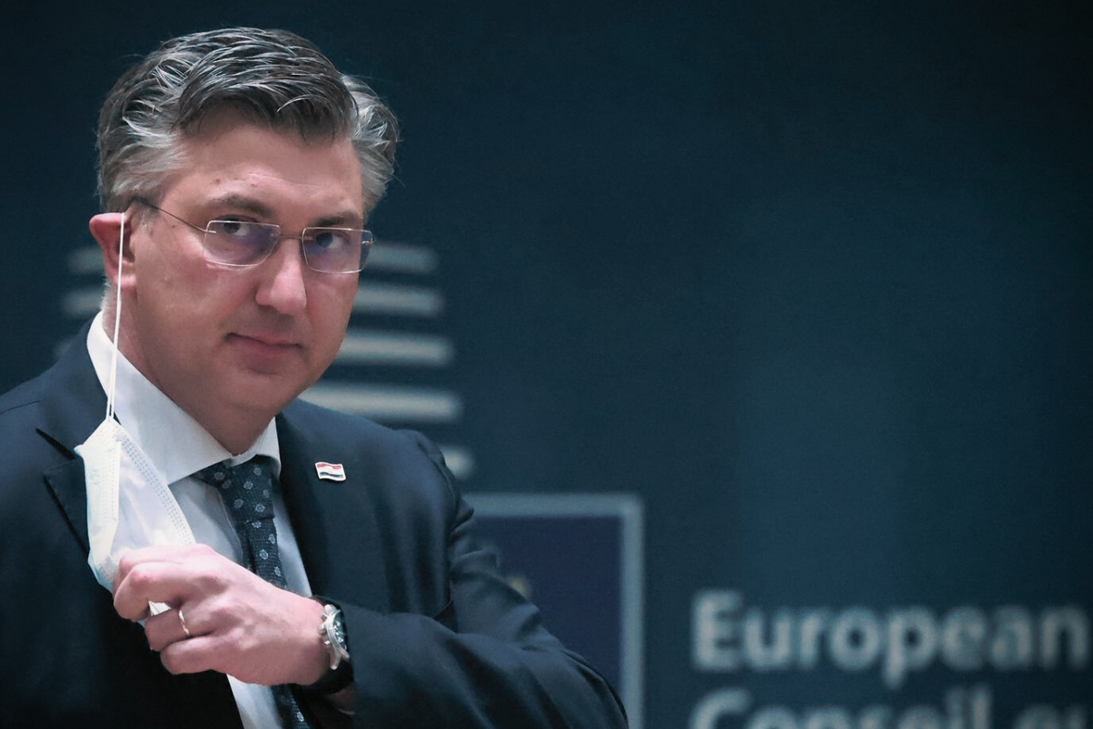 Plenki rekonstrukcijom Vlade primarno spašava samoga sebe