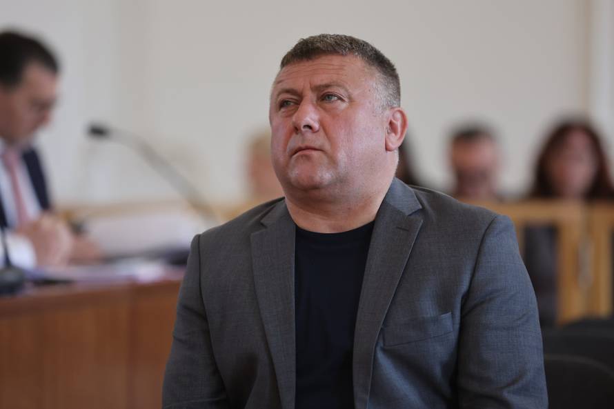 Osijek: Nastavljeno suđenje Damiru Dekaniću, bivšem HDZ-ovom županu optuženom za lažiranje okolnosti njegove prometne nesreće 