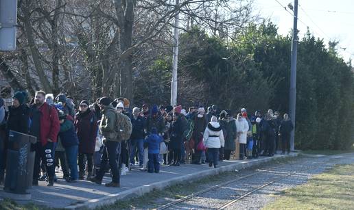 FOTO Gužve kod žičare, brojni Zagrepčani i njihovi gosti kreću na Sljeme. Evo što ih gore čeka