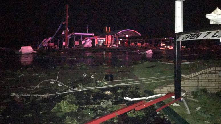 Troje mrtvih u tornadu u Missouriju, više ljudi ozlijeđeno