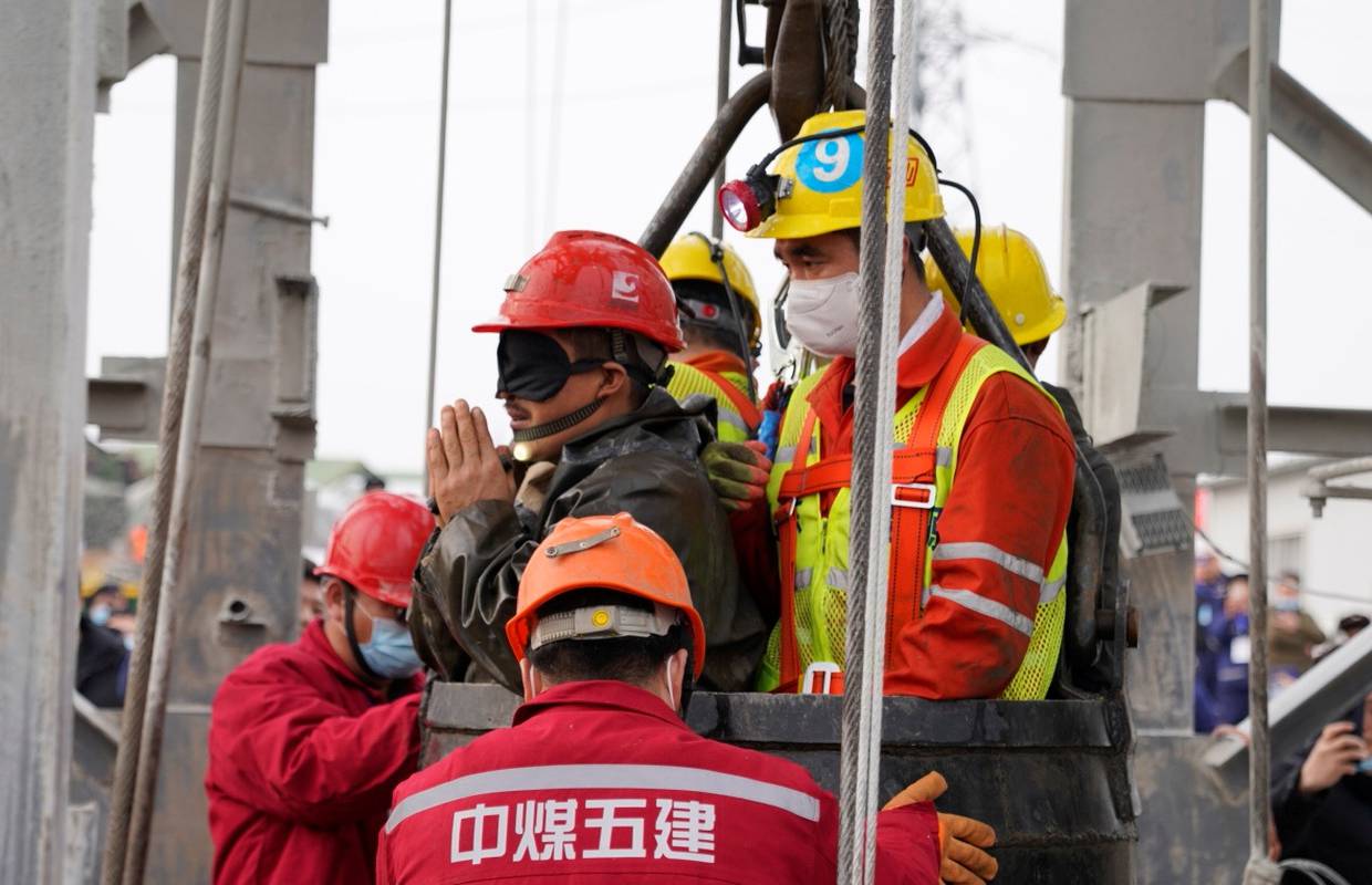 U Kini spašeno 11 rudara koji su 14 dana zarobljeni pod zemljom